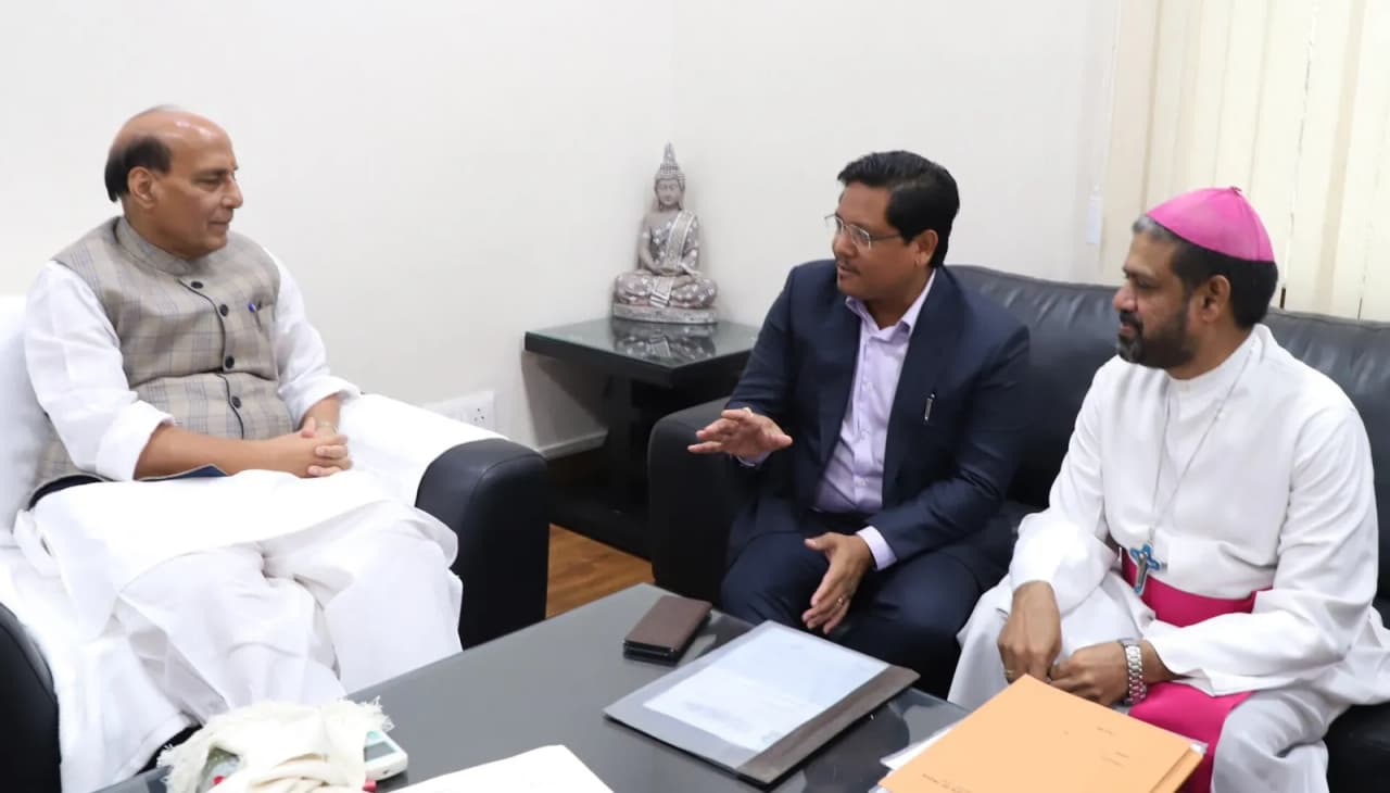 The Chief Minister of Meghalaya, Shri Conrad Sangma calling on the Union Home Minister, Shri Rajnath Singh, in New Delhi on September 03, 2018