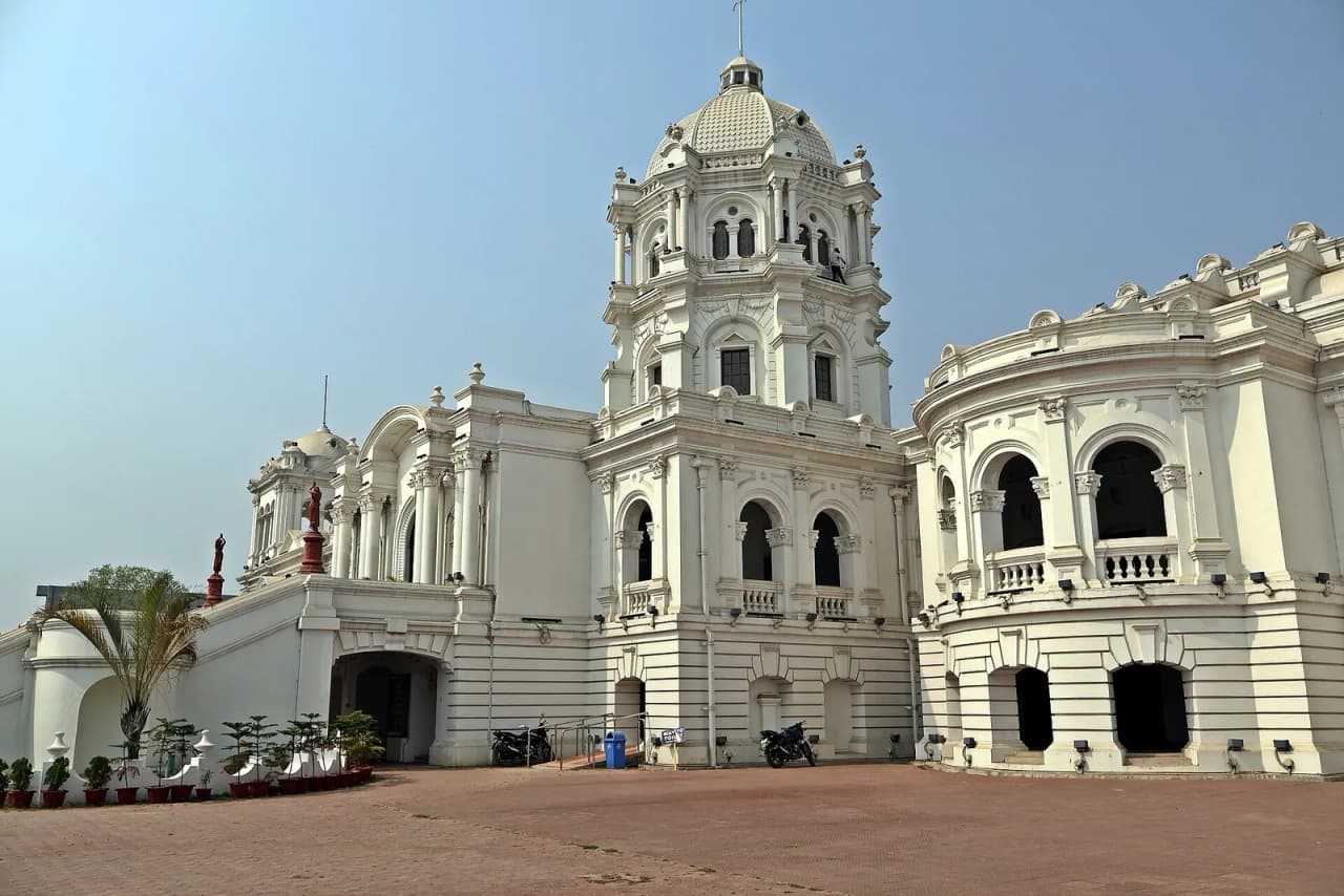 Ujjayanta Palace is the state museum of the Indian state of Tripura and former royal palace of the princely state of Tripura. It was built by Maharaja Radha Kishore Manikya in 1901. It housed the…