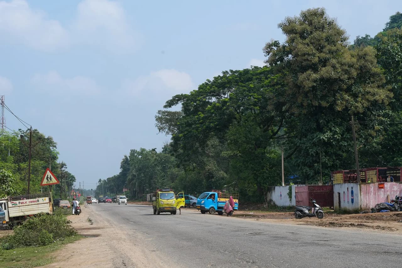 NH-17 view to east, near Boko, Kamrup district, Assam, India